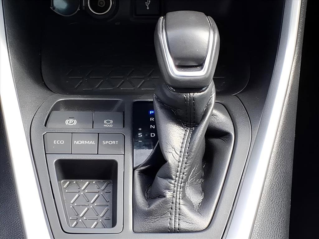 Used 2020 Toyota RAV4 XLE Premium image 24