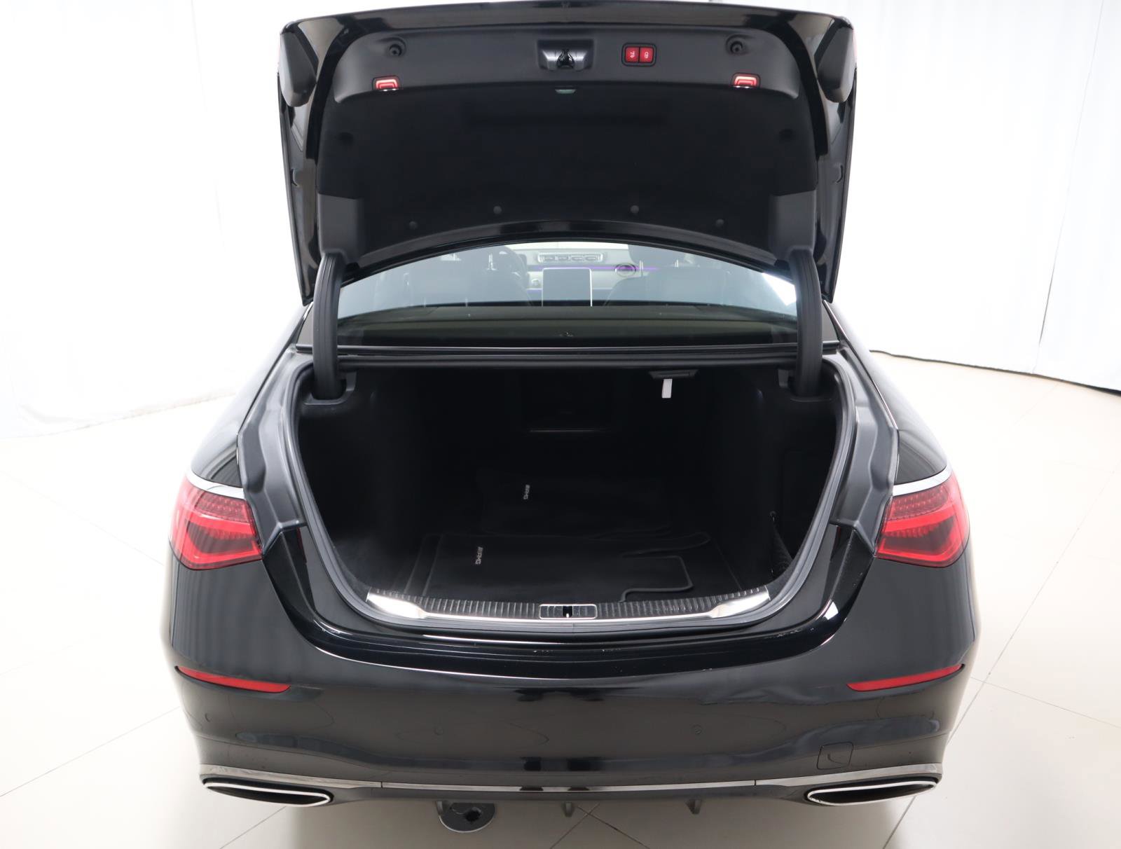 Used 2023 Mercedes-Benz S 580 4MATIC Sedan w/ AMG Line image 10