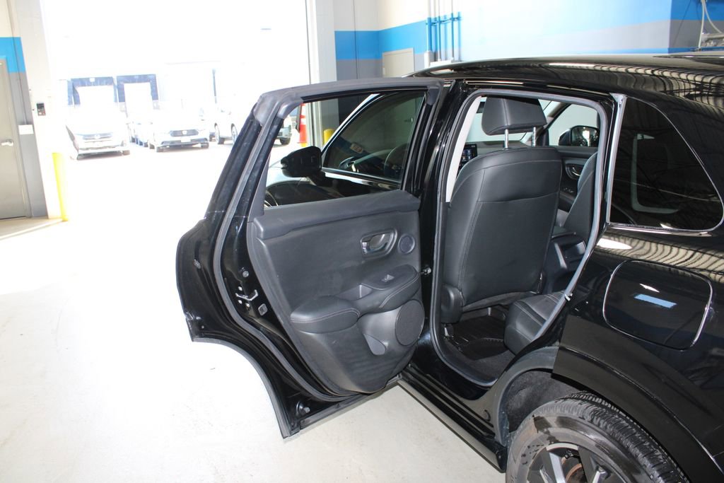 Used 2023 Honda HR-V EX-L image 16