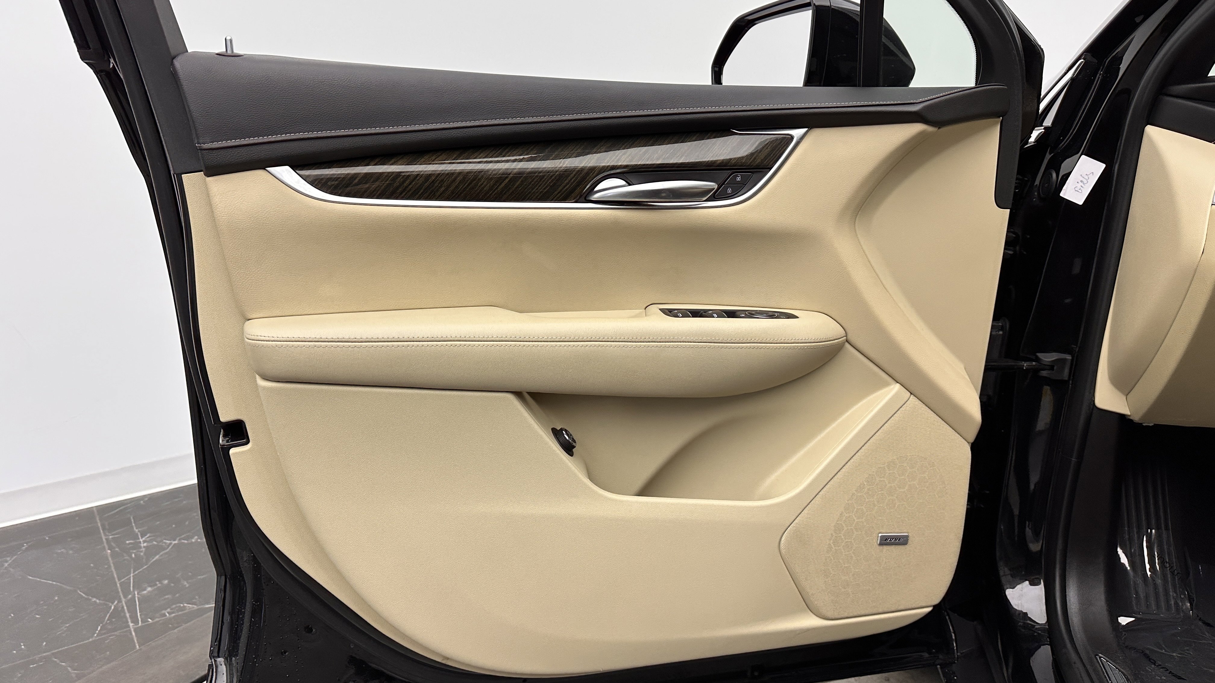 Used 2019 Cadillac XT5 FWD image 10