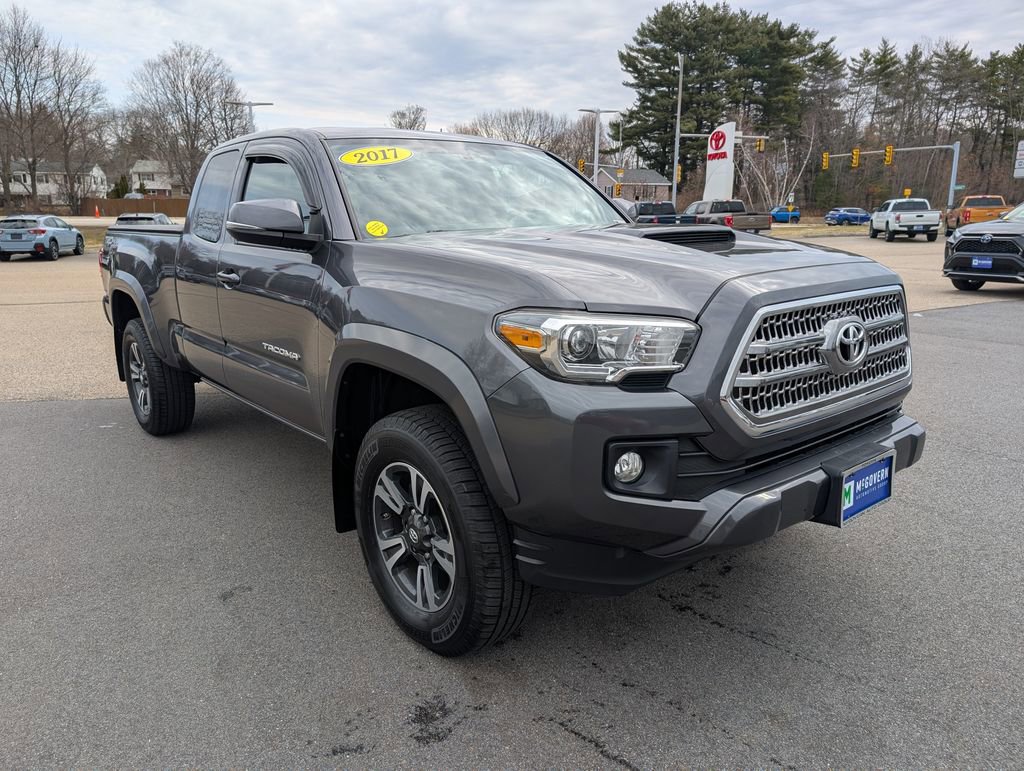 Used 2017 Toyota Tacoma TRD Sport image 7