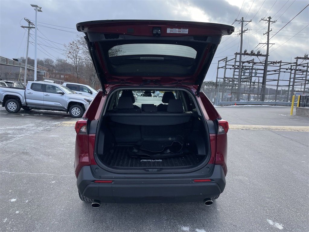 Used 2022 Toyota RAV4 XLE image 13