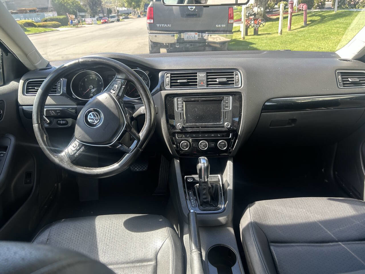 Used 2017 Volkswagen Jetta SEL FWD image 5