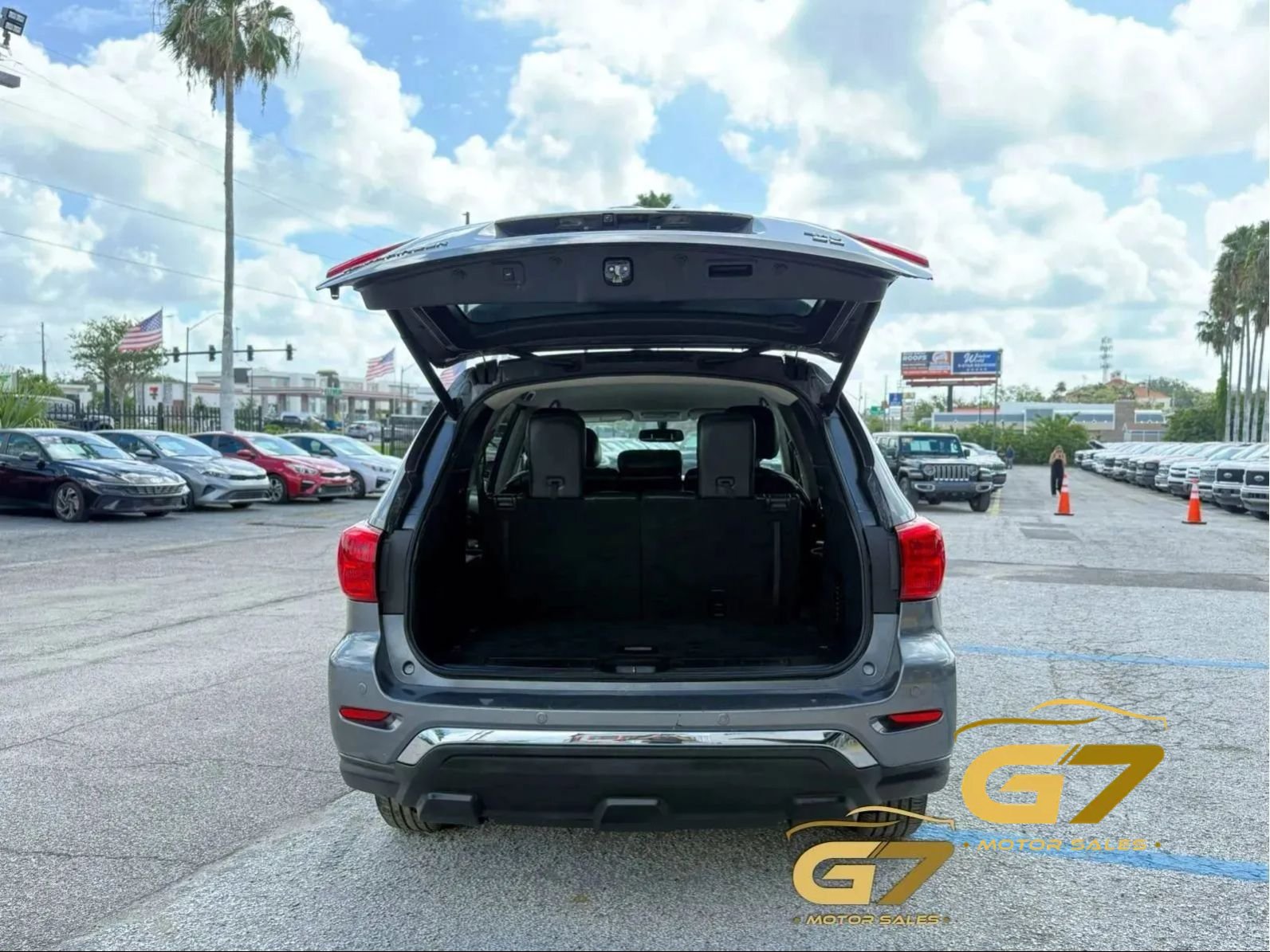 Used 2019 Nissan Pathfinder SL AWD/4WD image 4