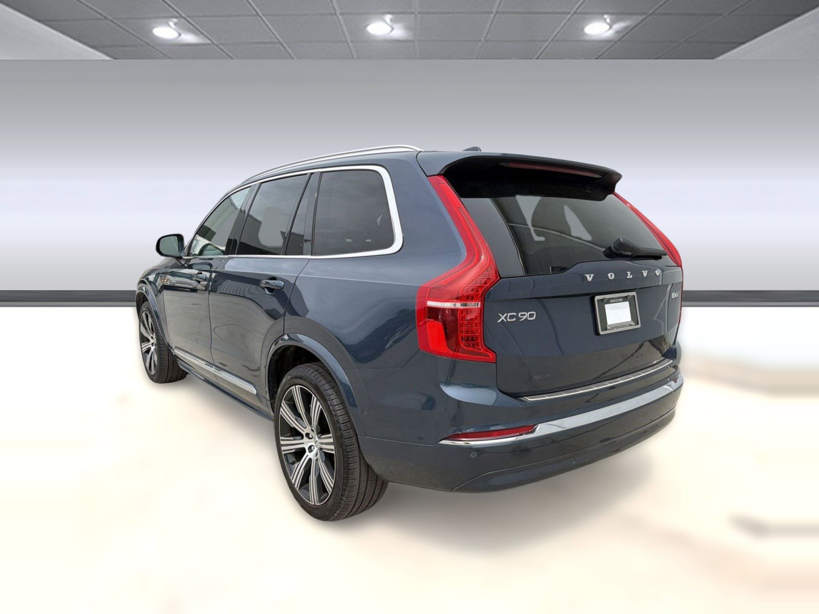 Certified 2024 Volvo XC90 B6 Plus w/ Protection Package Premier AWD/4WD image 3