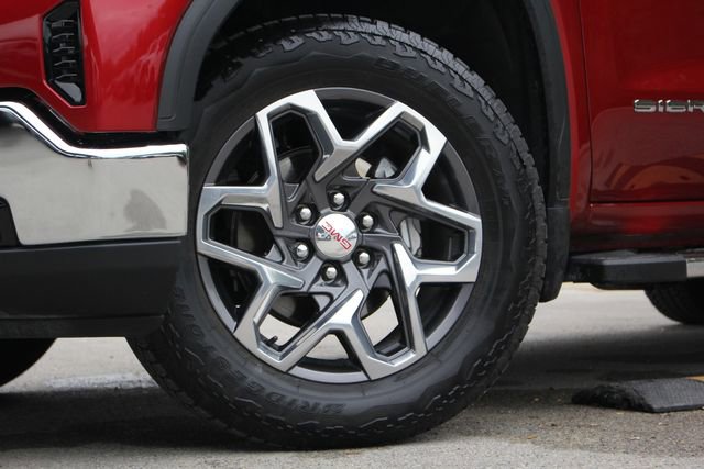 Used 2024 GMC Sierra 1500 SLT image 3