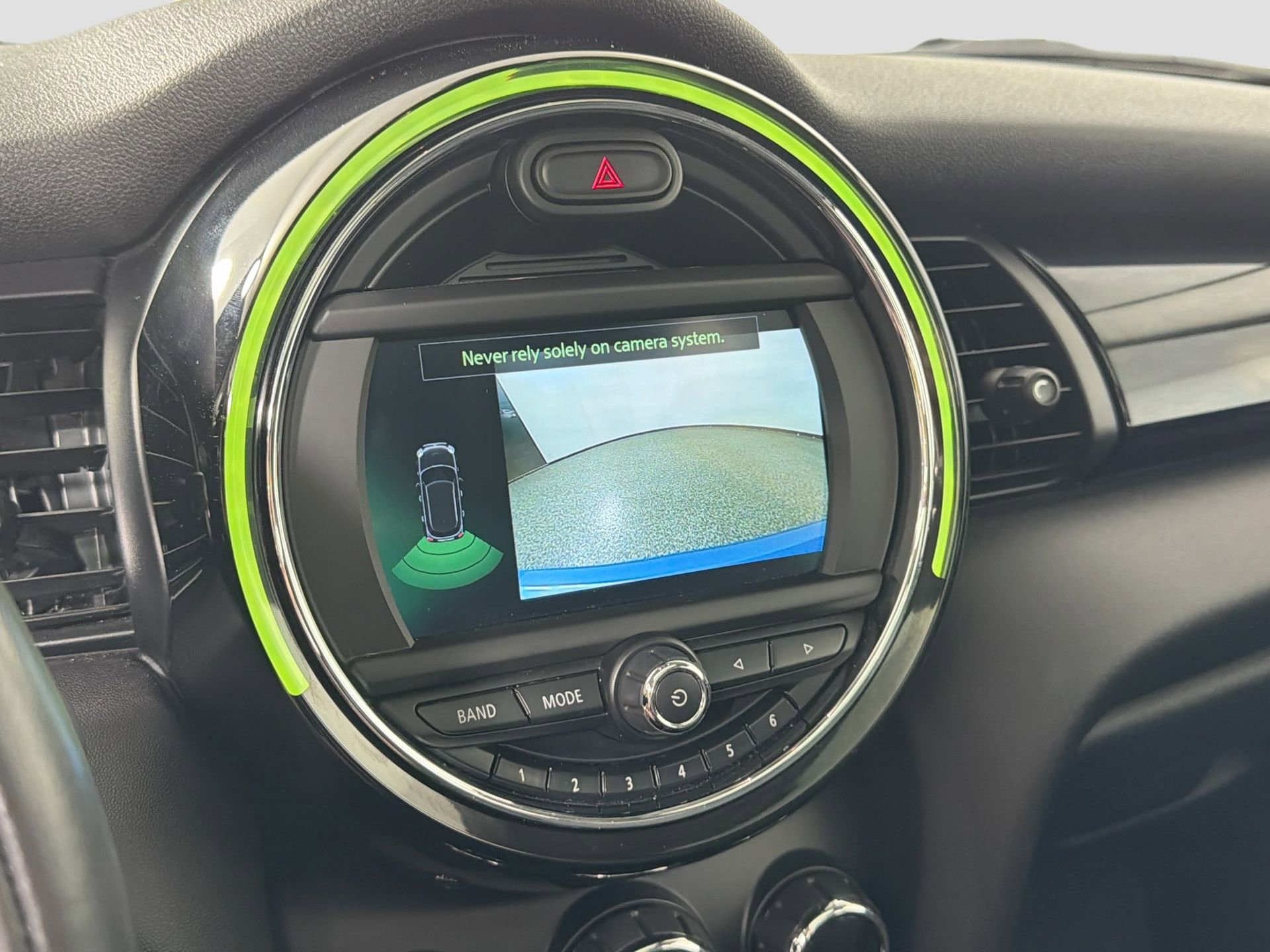 Used 2019 MINI Cooper 4-Door Hardtop w/ Storage Package image 15