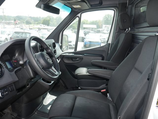Used 2021 Mercedes-Benz Sprinter 2500 image 2