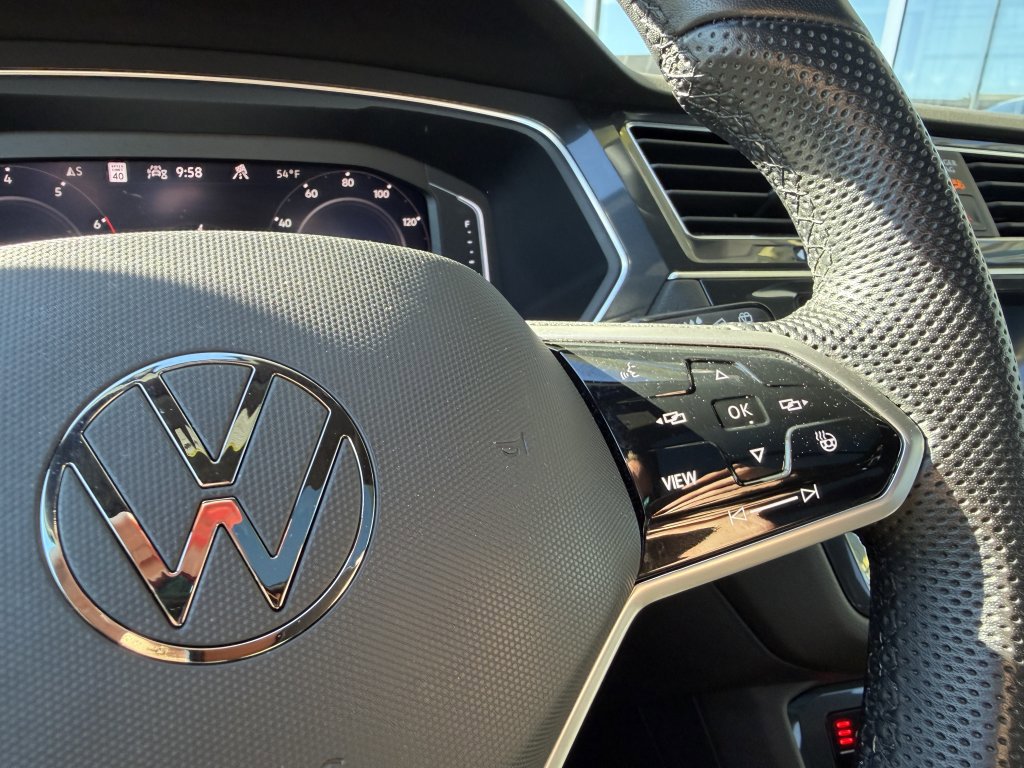 Used 2022 Volkswagen Tiguan SEL R-Line image 29