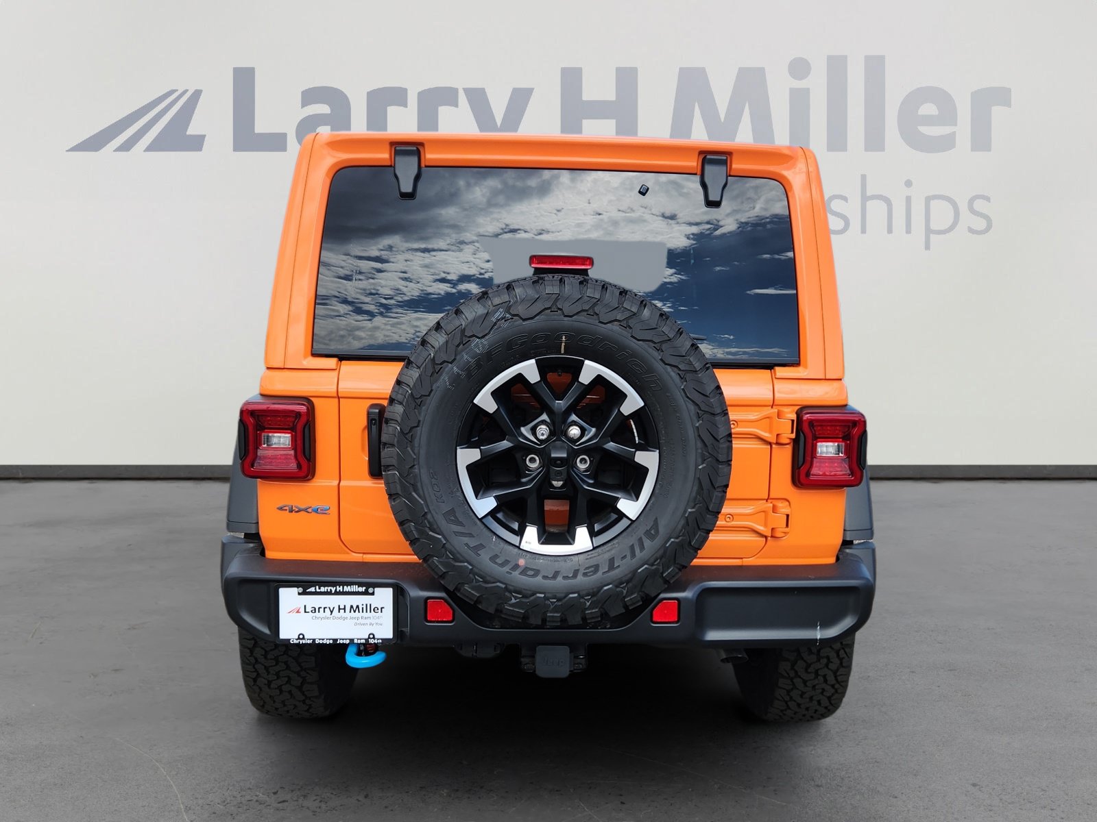 New 2025 Jeep Wrangler Unlimited Rubicon 4xe w/ Convenience Group AWD/4WD image 5