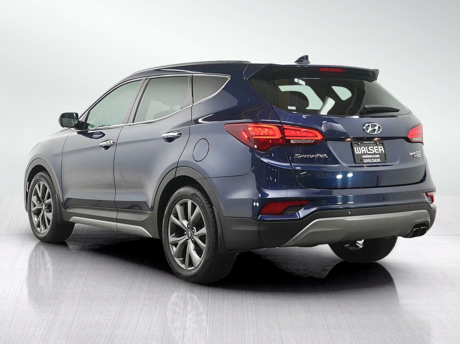 Used 2018 Hyundai Santa Fe Sport w/ 2.0T Ultimate Tech Package 05 AWD/4WD image 3