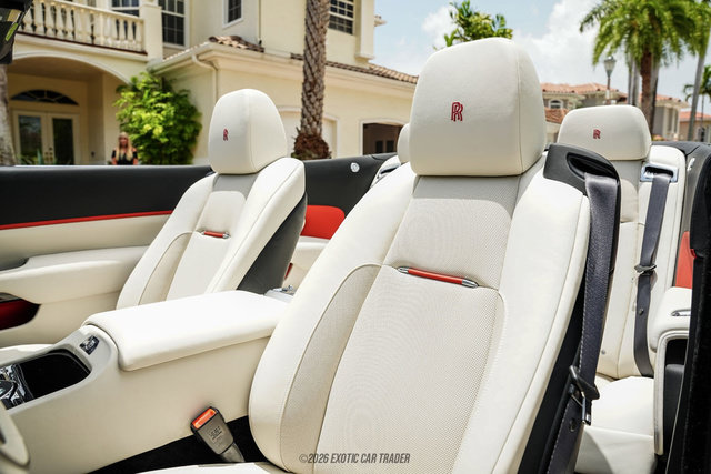 Used 2019 Rolls-Royce Dawn RWD image 29