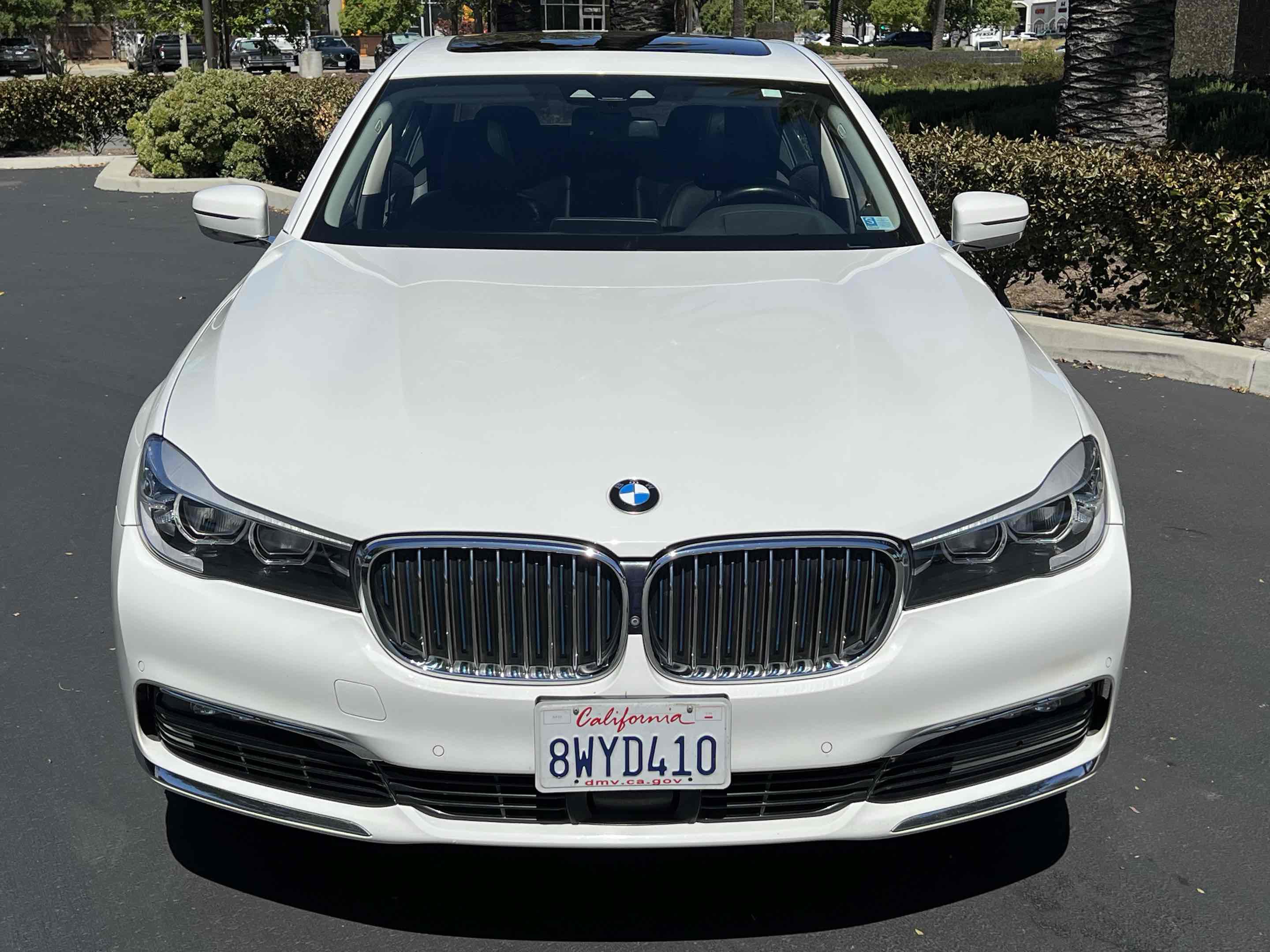 Used 2018 BMW 740e xDrive AWD/4WD image 18