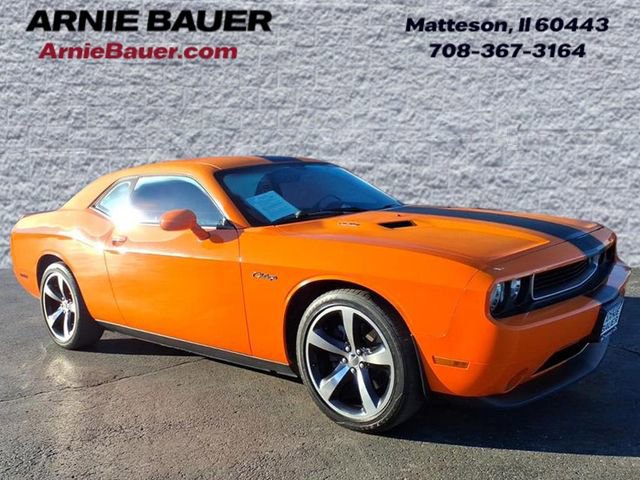 Used 2014 Dodge Challenger R/T RWD image 1