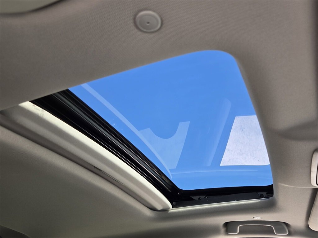 Used 2025 Honda CR-V EX image 18