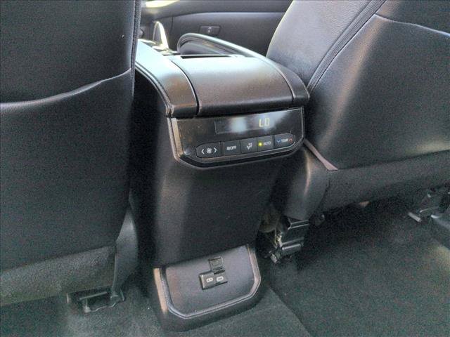 Used 2023 Toyota Highlander XLE FWD image 26