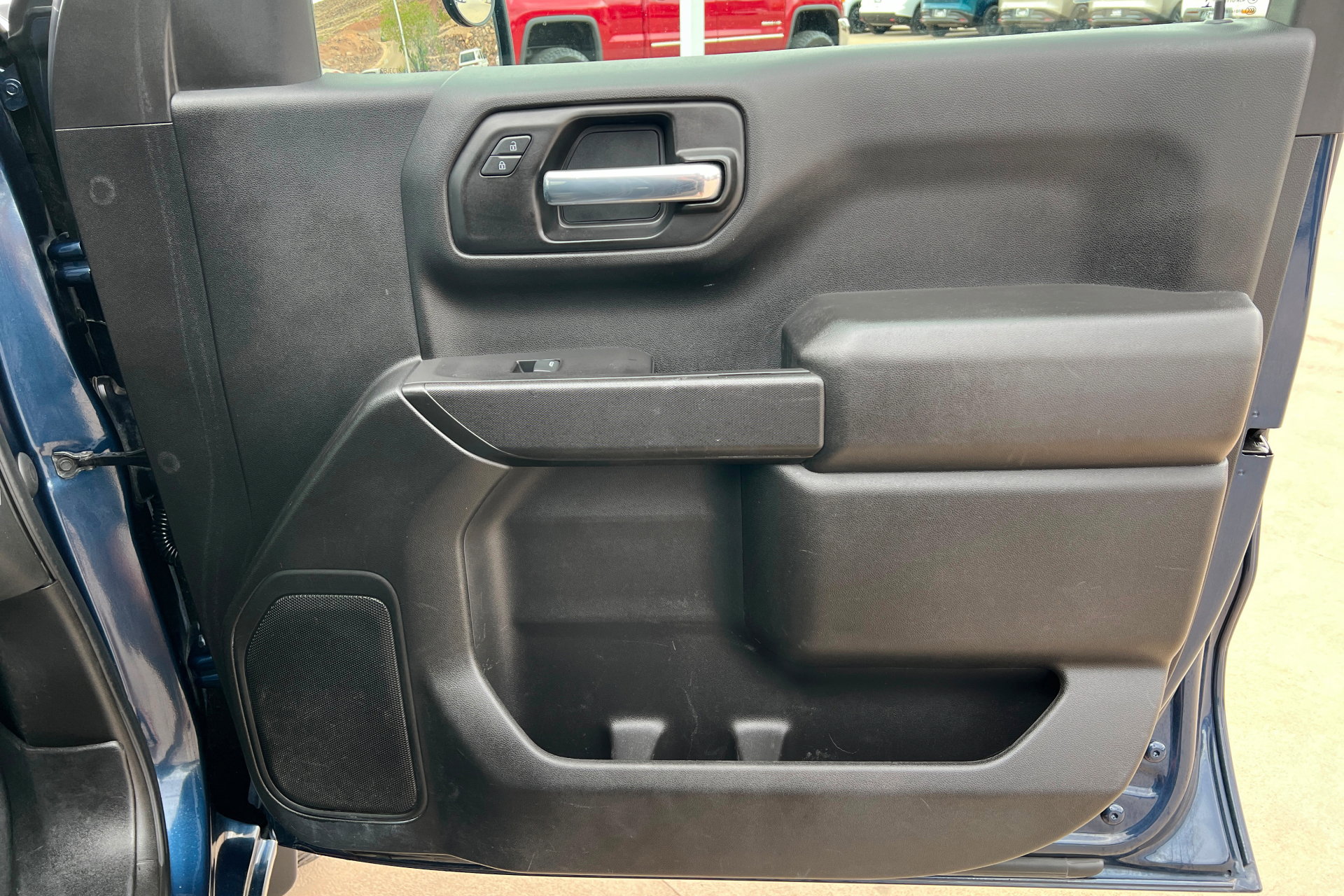 Used 2021 Chevrolet Silverado 1500 Custom Trail Boss w/ LPO, Dark Essentials Package image 23