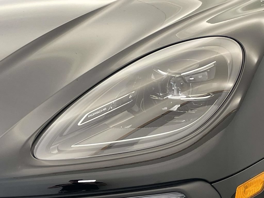 New 2026 Porsche Macan AWD/4WD image 15