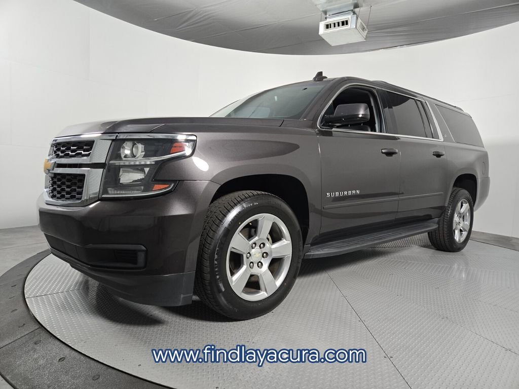 Used 2017 Chevrolet Suburban LT image 2