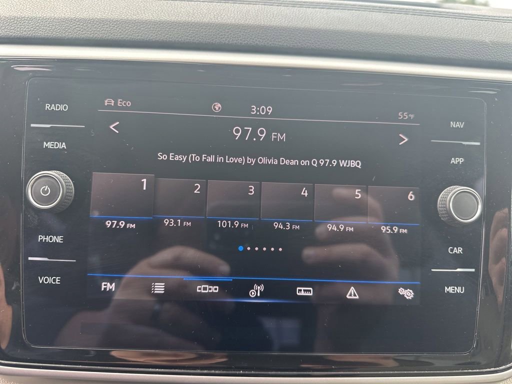 Used 2023 Volkswagen Atlas SEL Premium AWD/4WD image 25