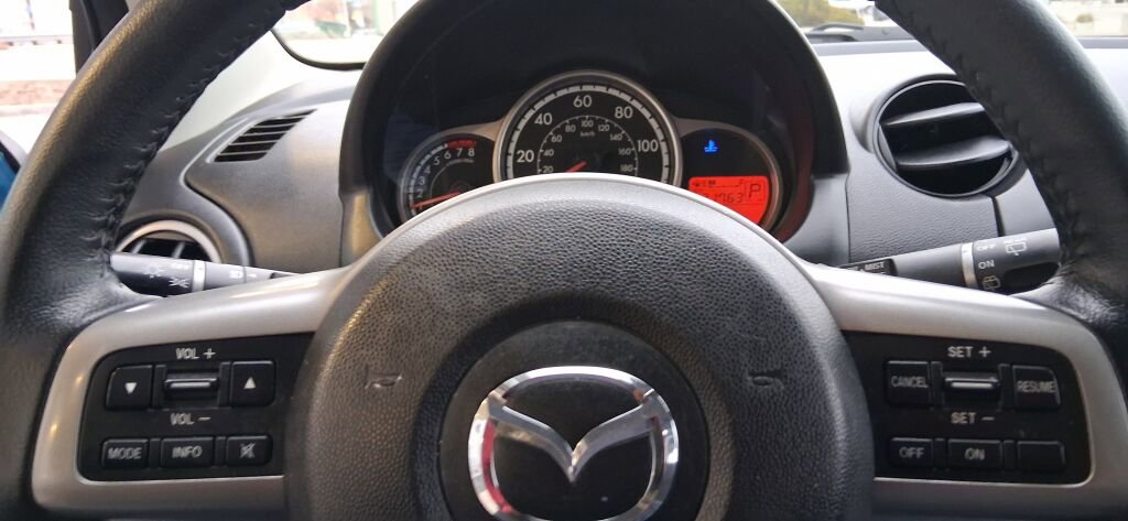 Used 2011 MAZDA MAZDA2 Touring image 11