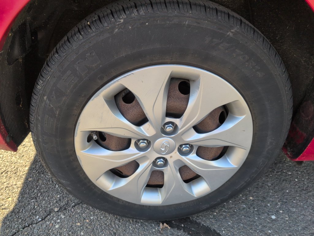 Used 2016 Hyundai Accent SE FWD image 38