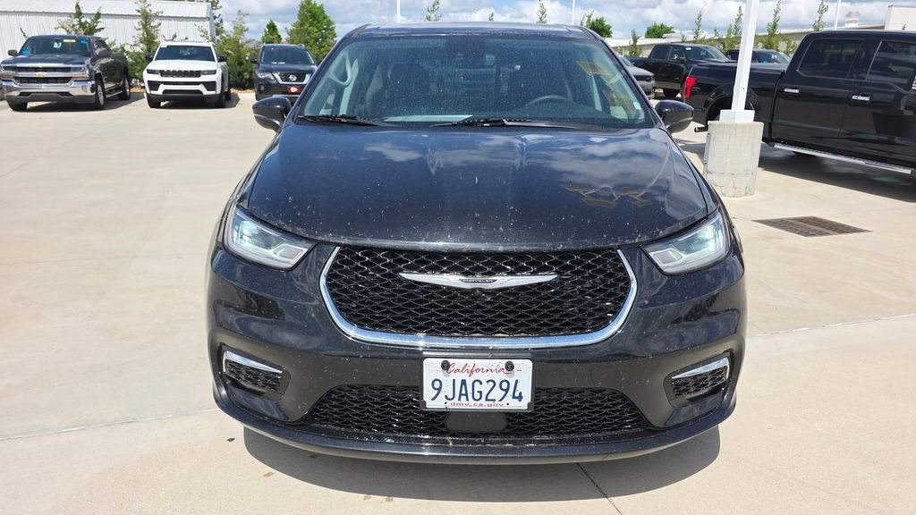 Used 2023 Chrysler Pacifica Touring-L FWD image 8