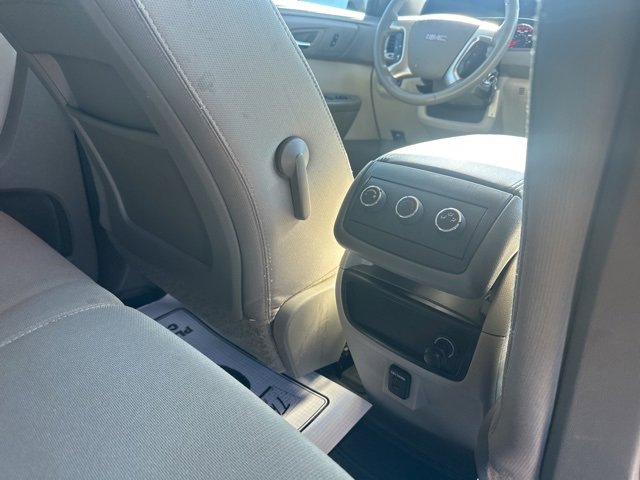 Used 2014 GMC Acadia SLE image 12