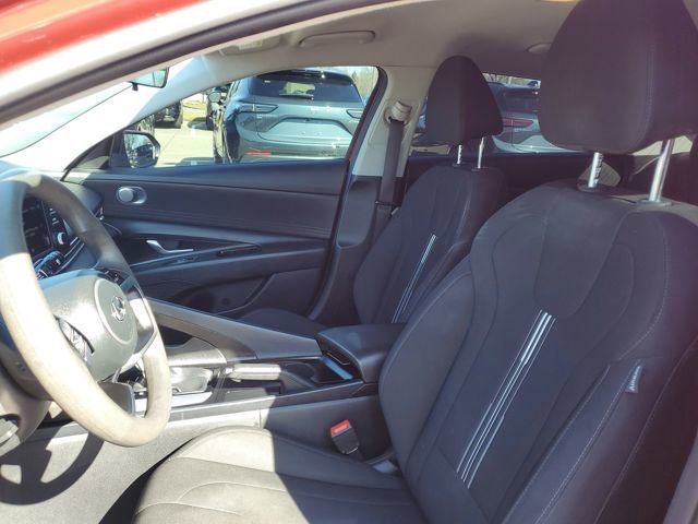 Used 2023 Hyundai Elantra SEL w/ Preferred Accessory Package image 7
