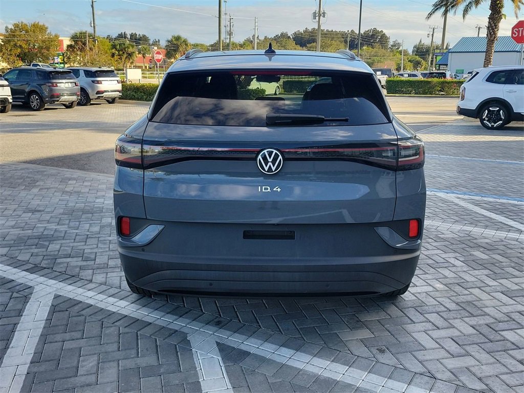 Used 2024 Volkswagen ID.4 2WD image 4