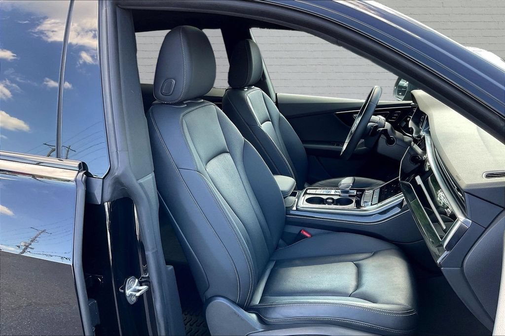 Used 2020 Audi Q8 Premium Plus w/ Premium Plus Package AWD/4WD image 29