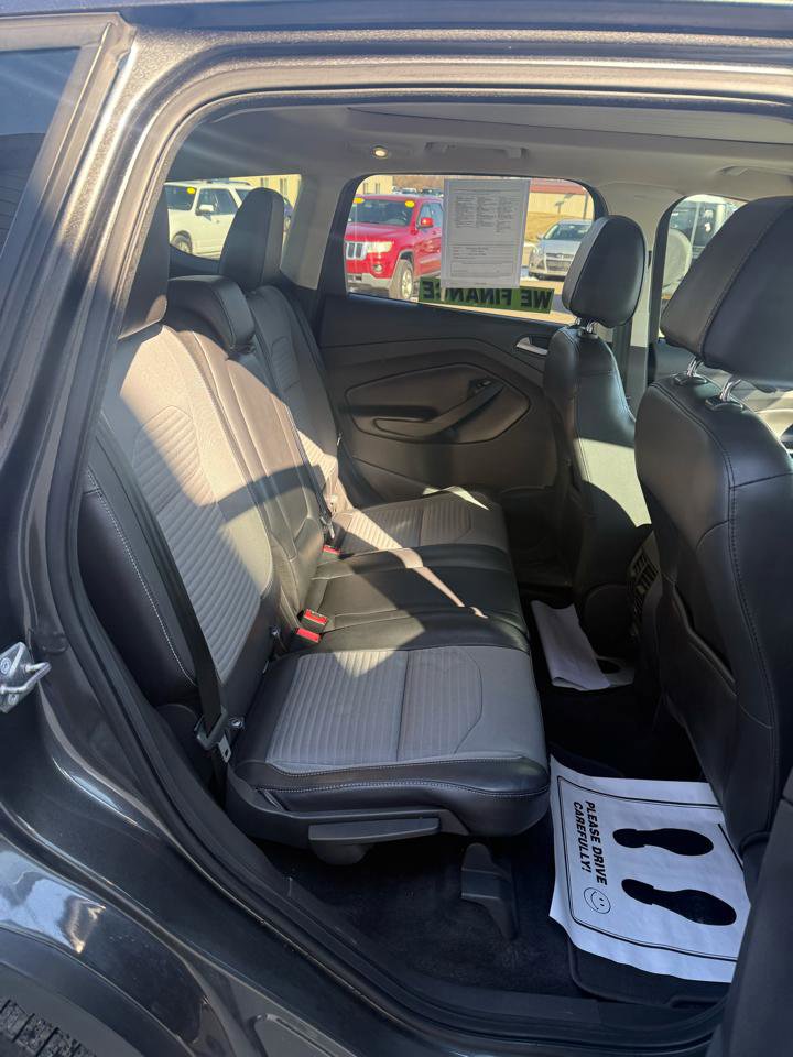 Used 2017 Ford Escape SE w/ SE Sport Appearance Package image 15