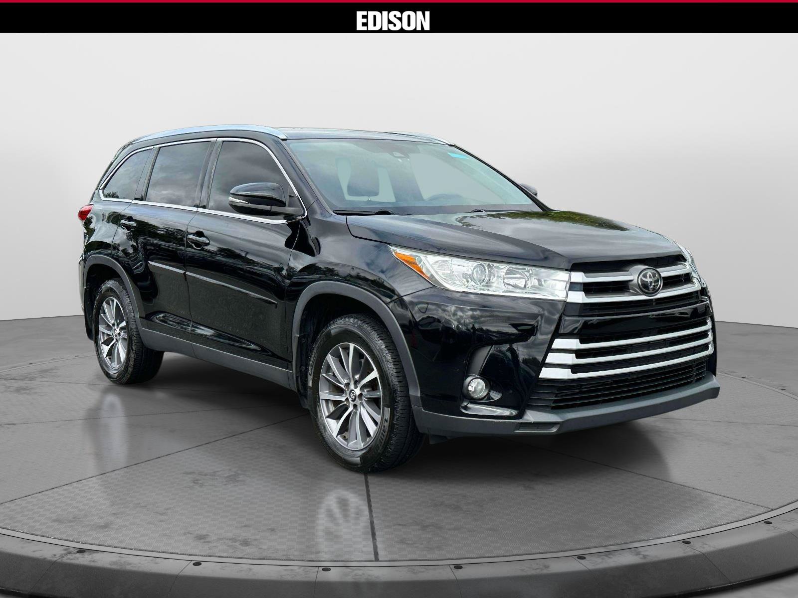 Used 2019 Toyota Highlander XLE w/ Protection Package #3 AWD/4WD image 1