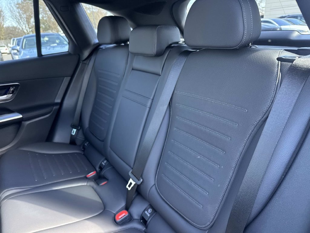 Used 2026 Mercedes-Benz GLC 300 image 6