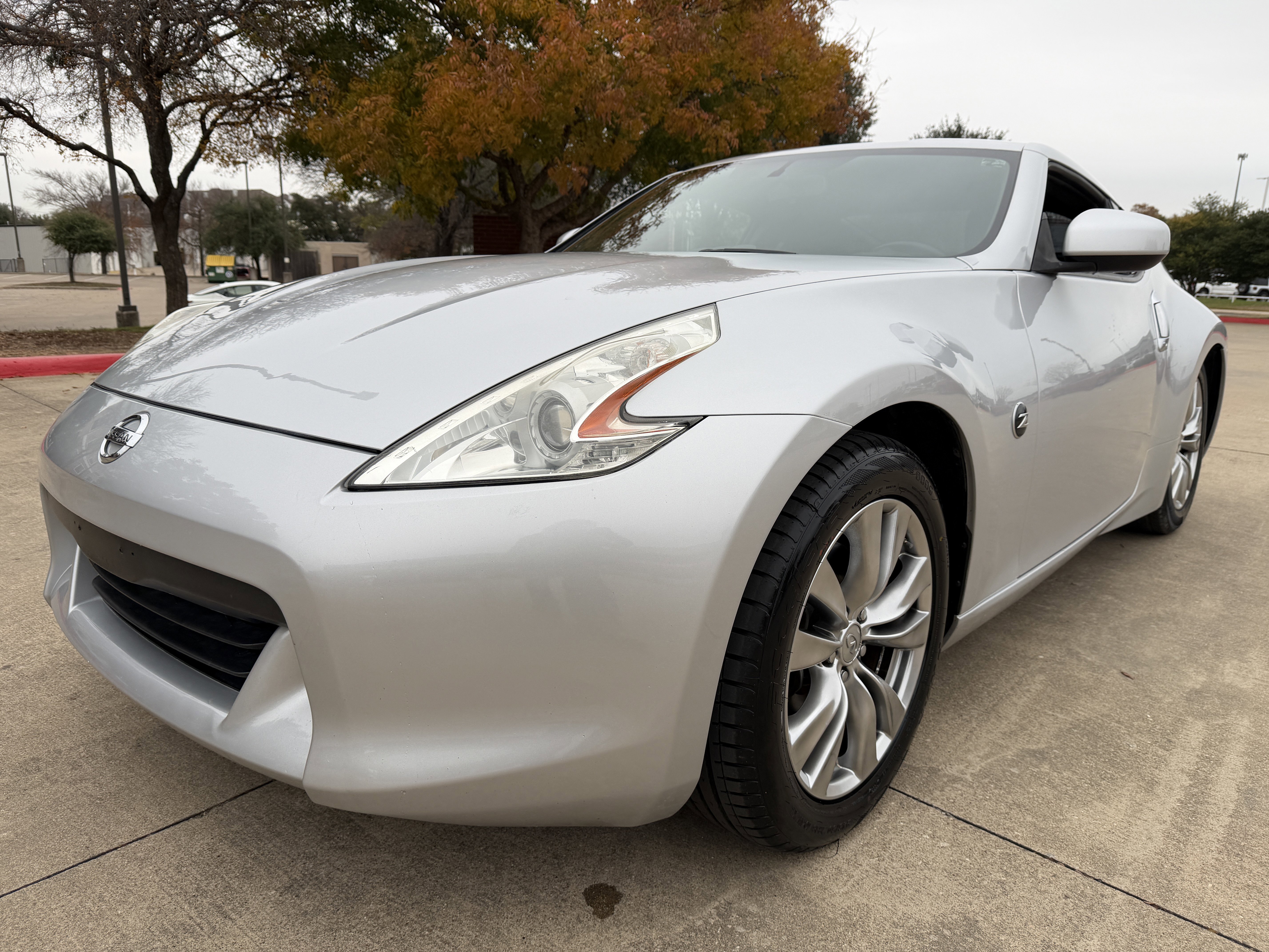 Used 2011 Nissan 370Z Coupe image 5