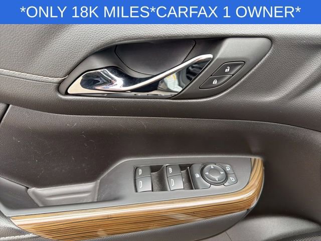 Used 2023 GMC Acadia SLE FWD image 31