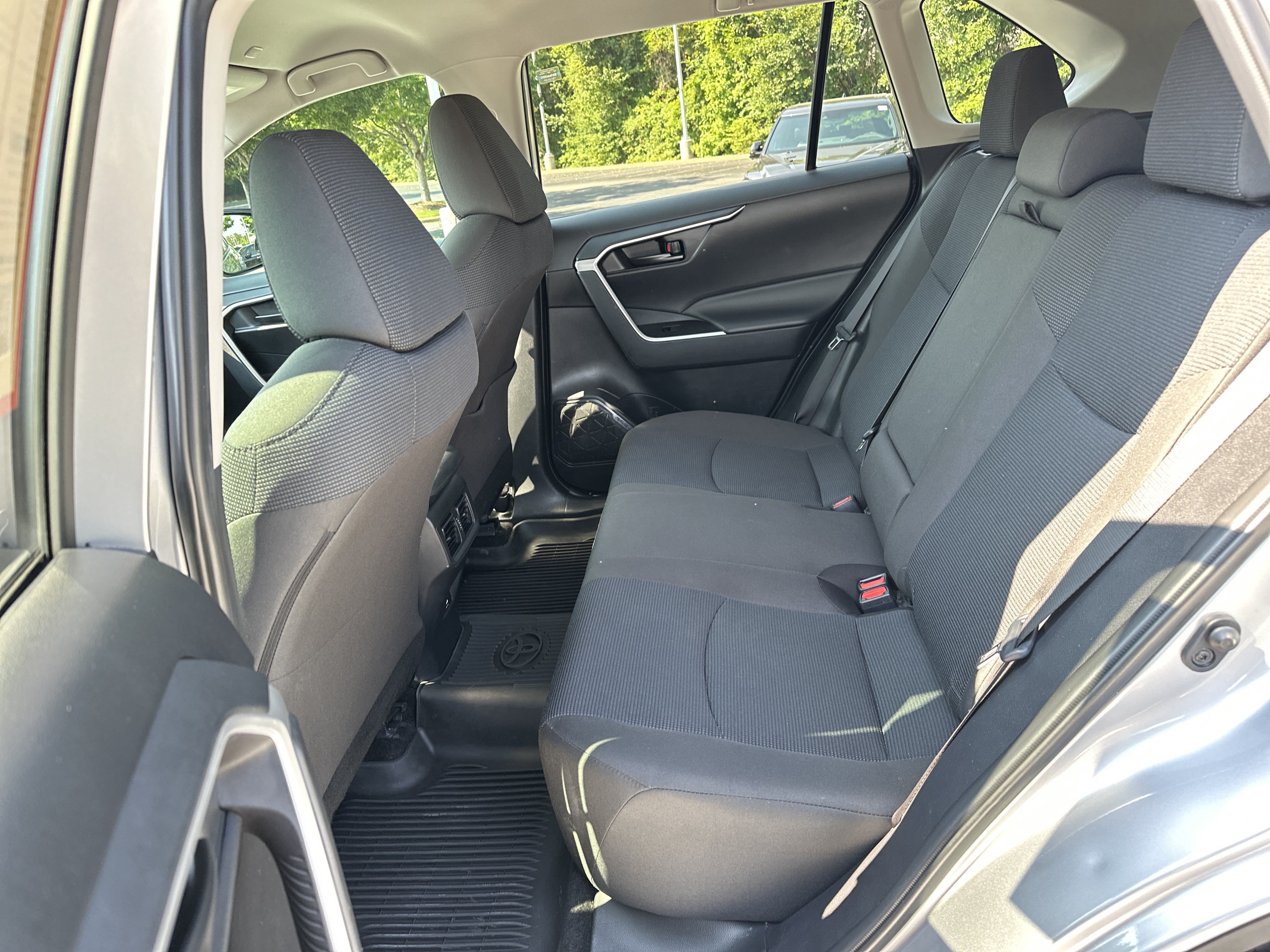 Certified 2024 Toyota RAV4 LE FWD image 31