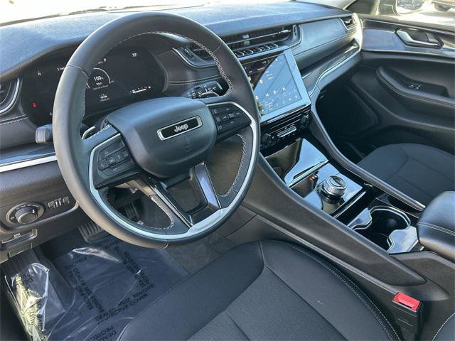Certified 2023 Jeep Grand Cherokee L Laredo image 18
