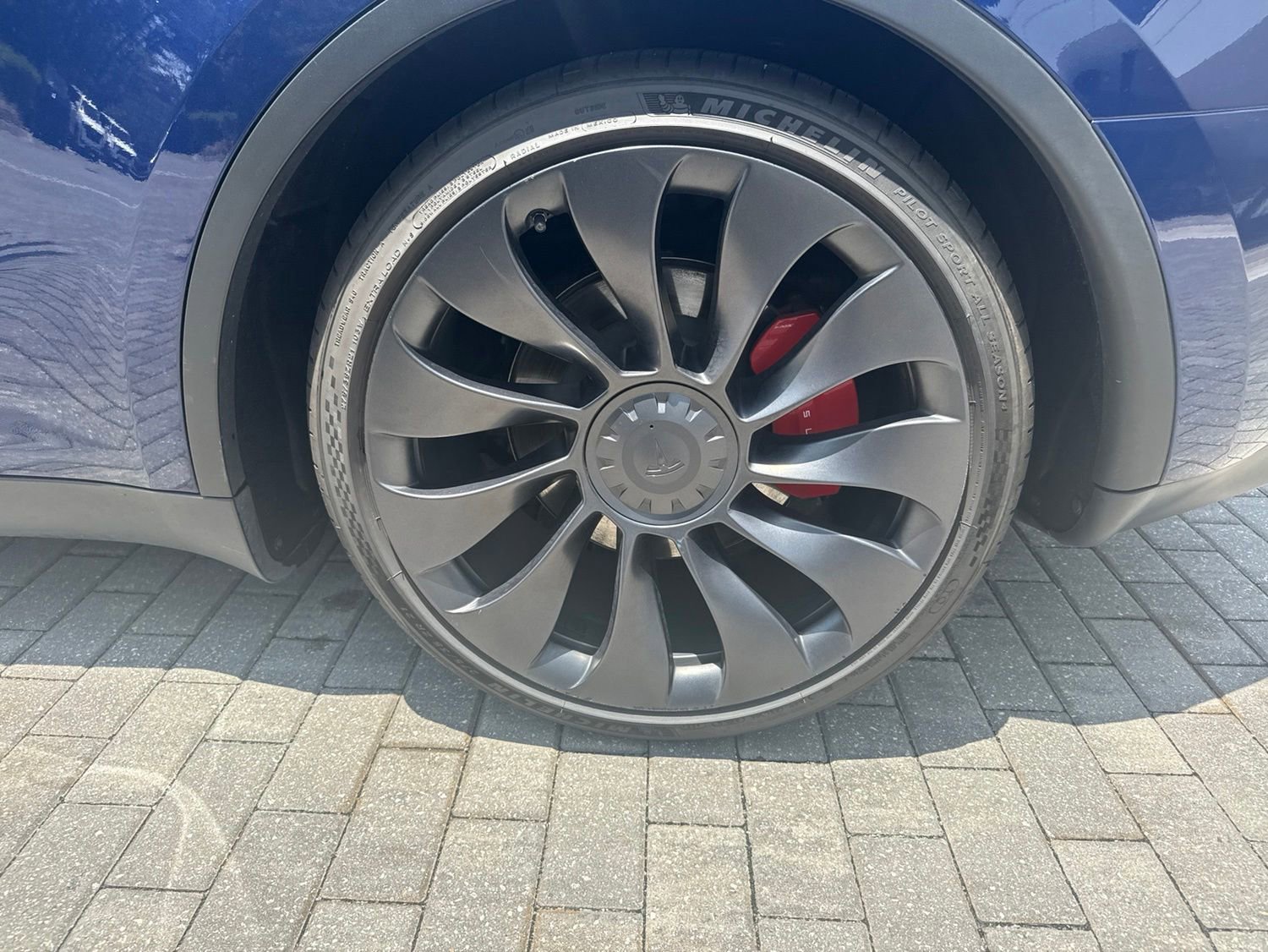 Used 2023 Tesla Model Y Performance AWD/4WD image 25