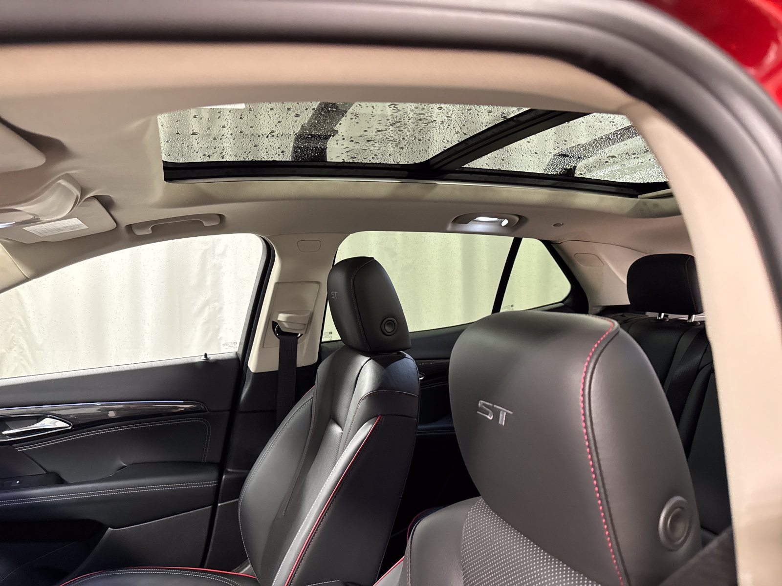 Used 2022 Buick Envision Essence w/ Sport Touring Package FWD image 22