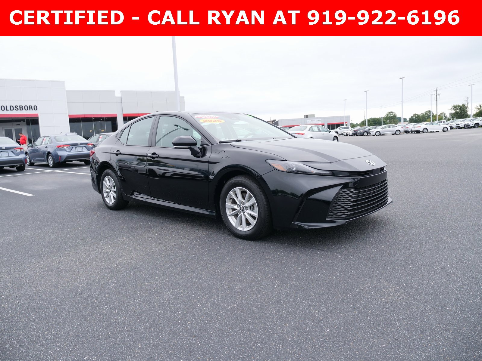 Used 2025 Toyota Camry LE image 2