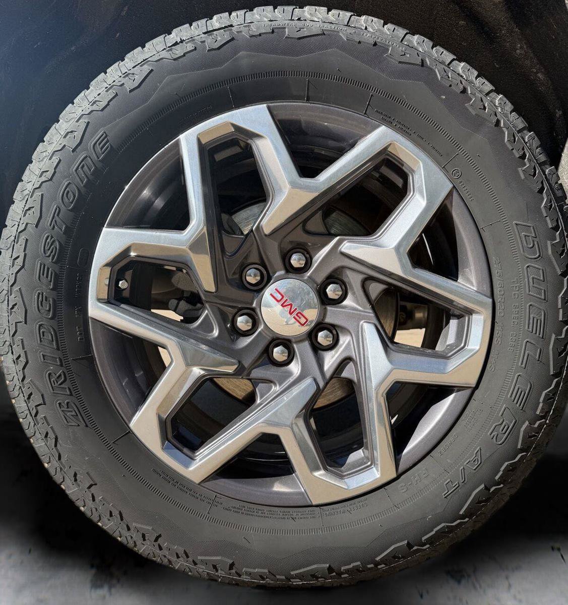 Used 2025 GMC Sierra 1500 SLT w/ SLT Premium Plus Package AWD/4WD image 23