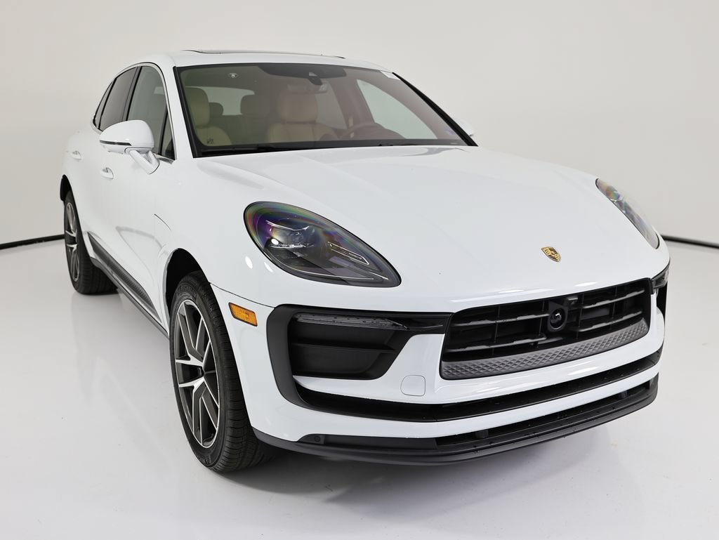 New 2026 Porsche Macan AWD/4WD image 9