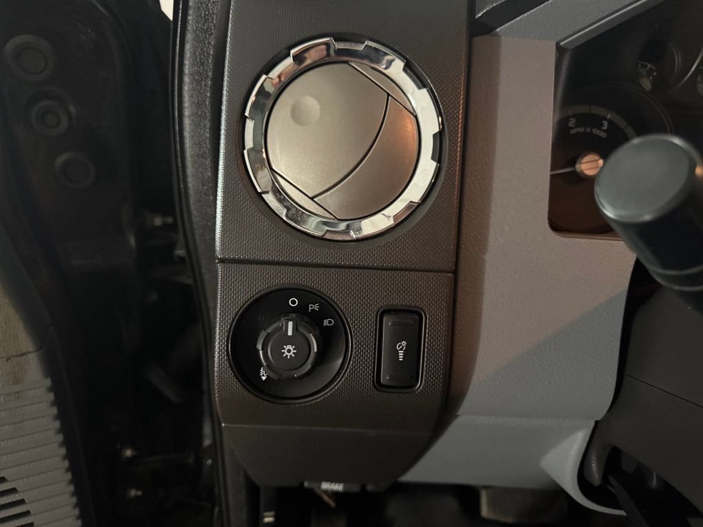 Used 2015 Ford F250 XLT w/ Snow Plow Prep Package AWD/4WD image 16