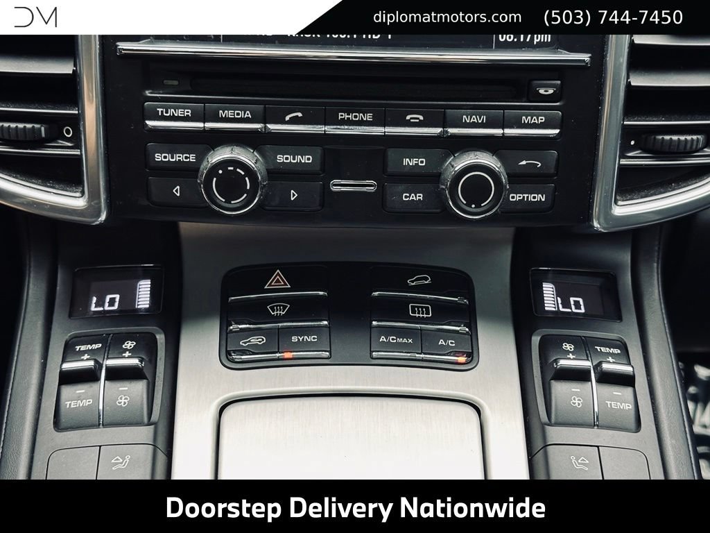 Used 2015 Porsche Cayenne Turbo AWD/4WD image 39