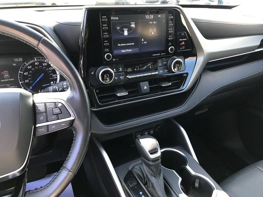 Used 2021 Toyota Highlander XLE image 20