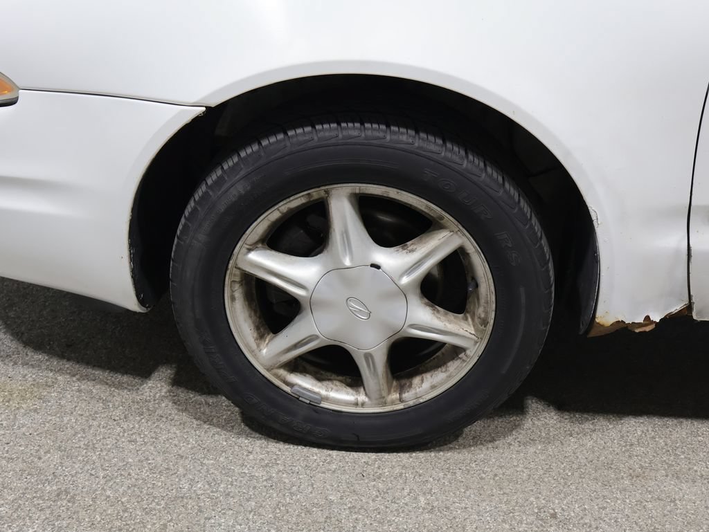 Used 2003 Oldsmobile Alero GL FWD image 8