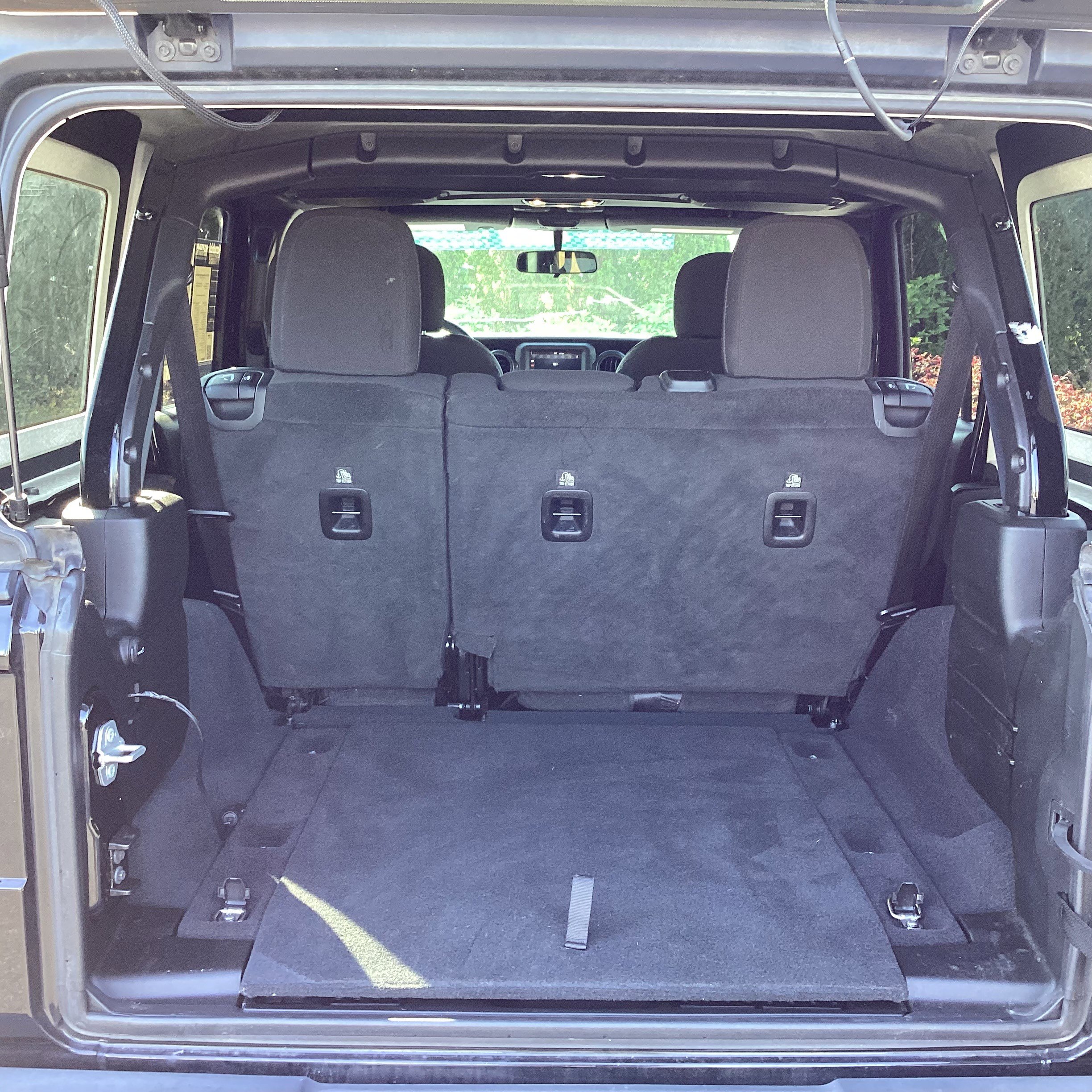 Used 2023 Jeep Wrangler Unlimited Sport AWD/4WD image 12