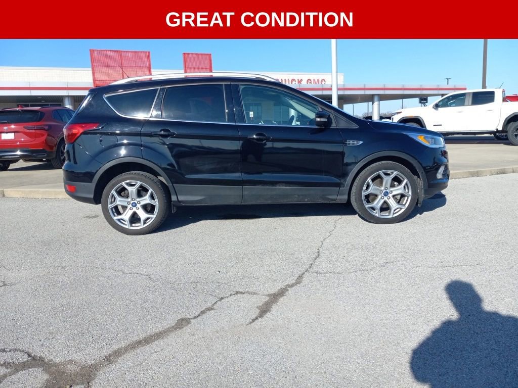 Used 2019 Ford Escape Titanium image 3