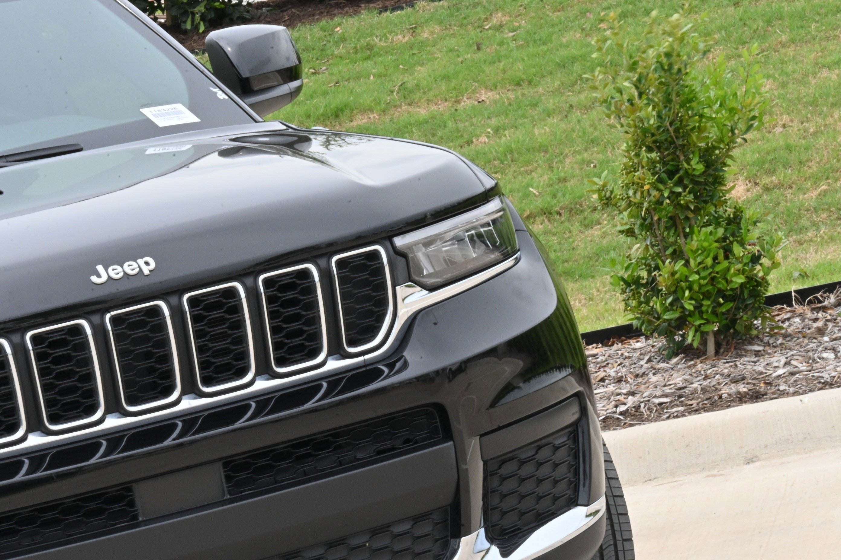 Used 2024 Jeep Grand Cherokee L Laredo w/ Luxury Tech Group I AWD/4WD image 10